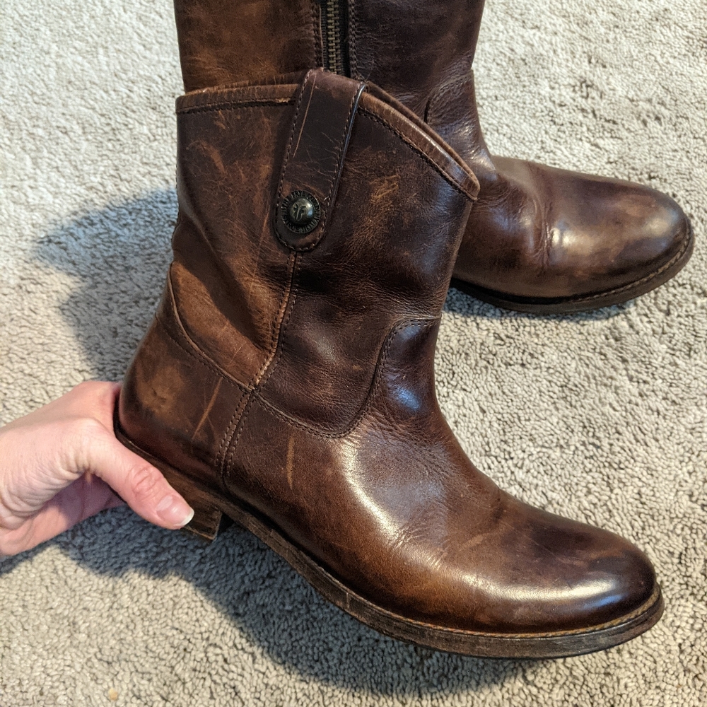 Frye Leather Melissa Button Boot size 9